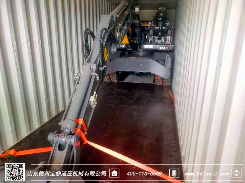 寶鼎輪式挖掘機出口